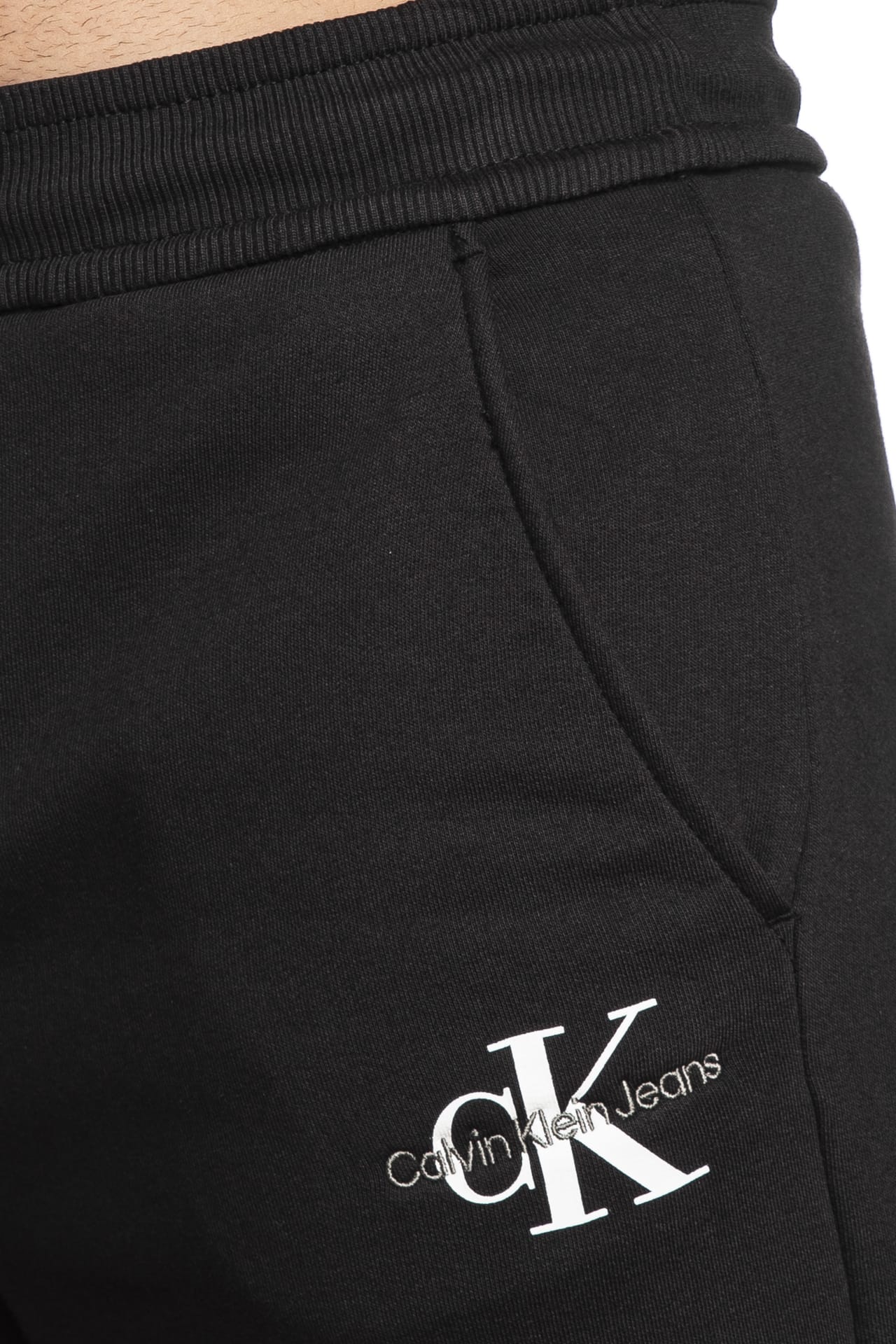 2b69528a5c5fa15527e54b1156e4fb1d9e20fc26