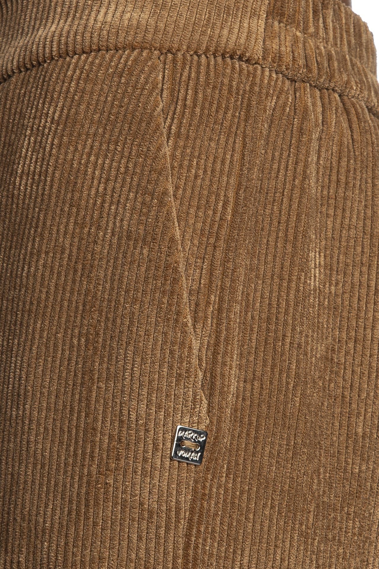 d7eaa714d9356a39529baea3f02a3eed0ab27d23