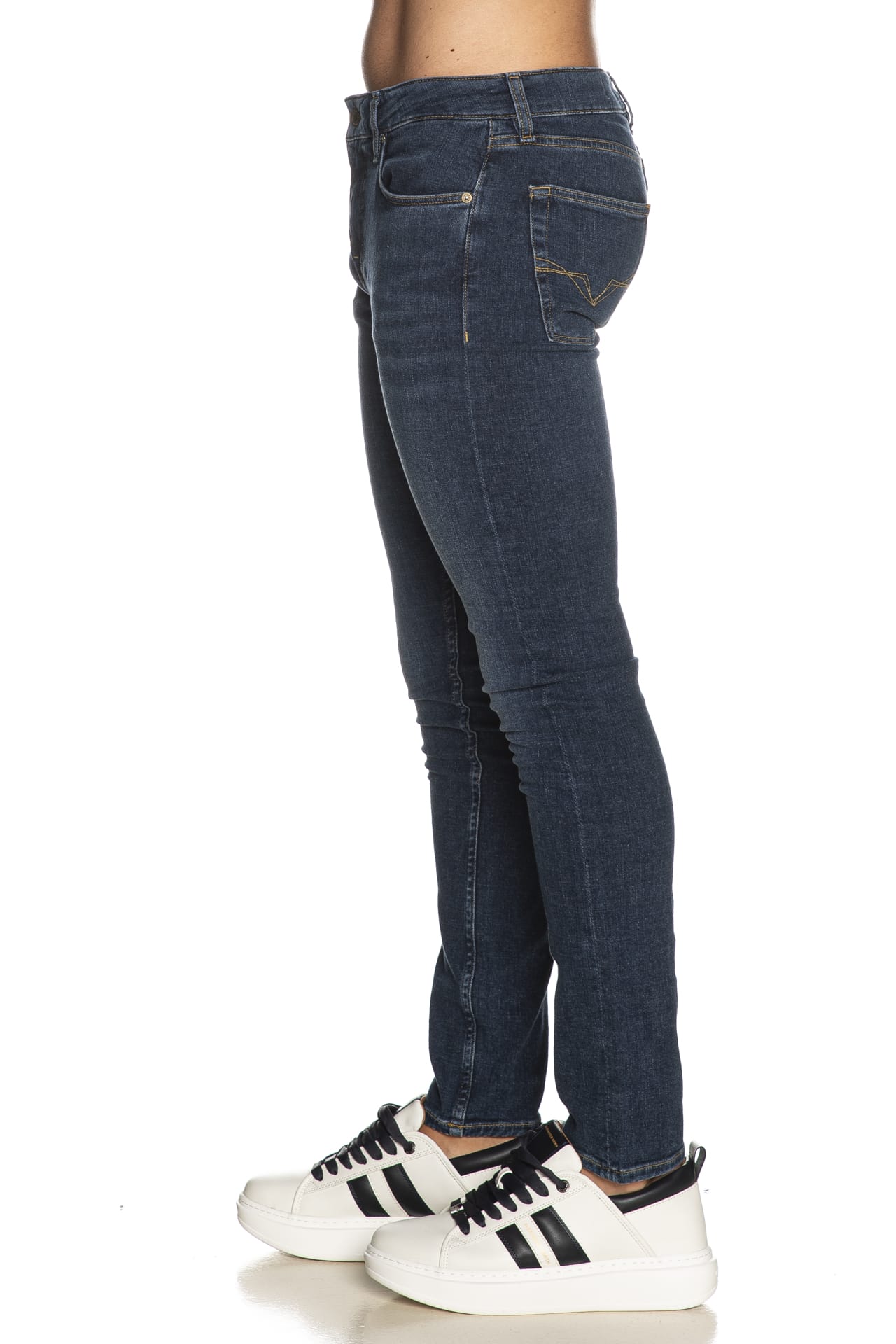 56b23cb9dfb840f5adf7b03828acf560bbf749e7