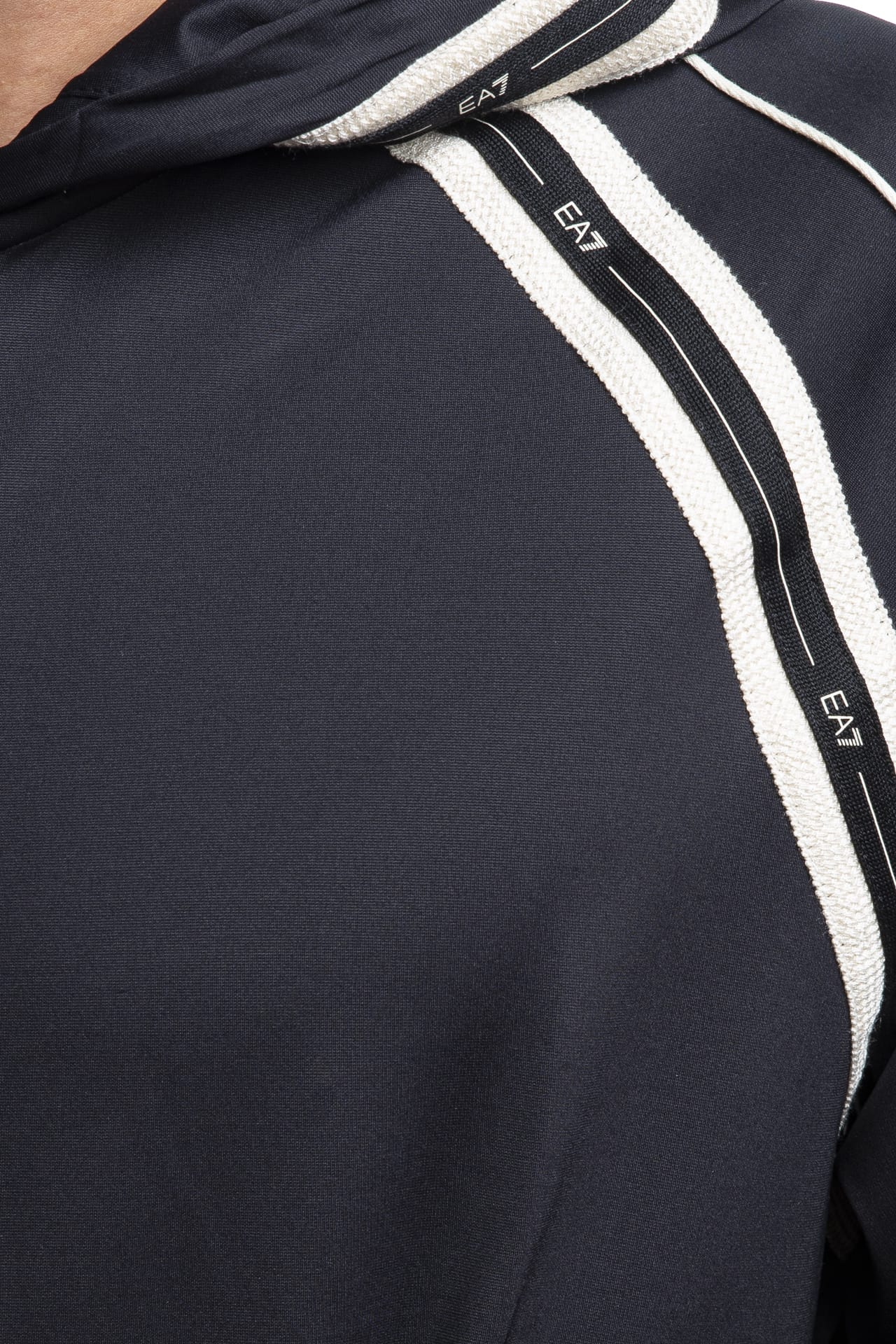 99e3ada8a2a572c7f7b9bf1177e8d10baa50a5be