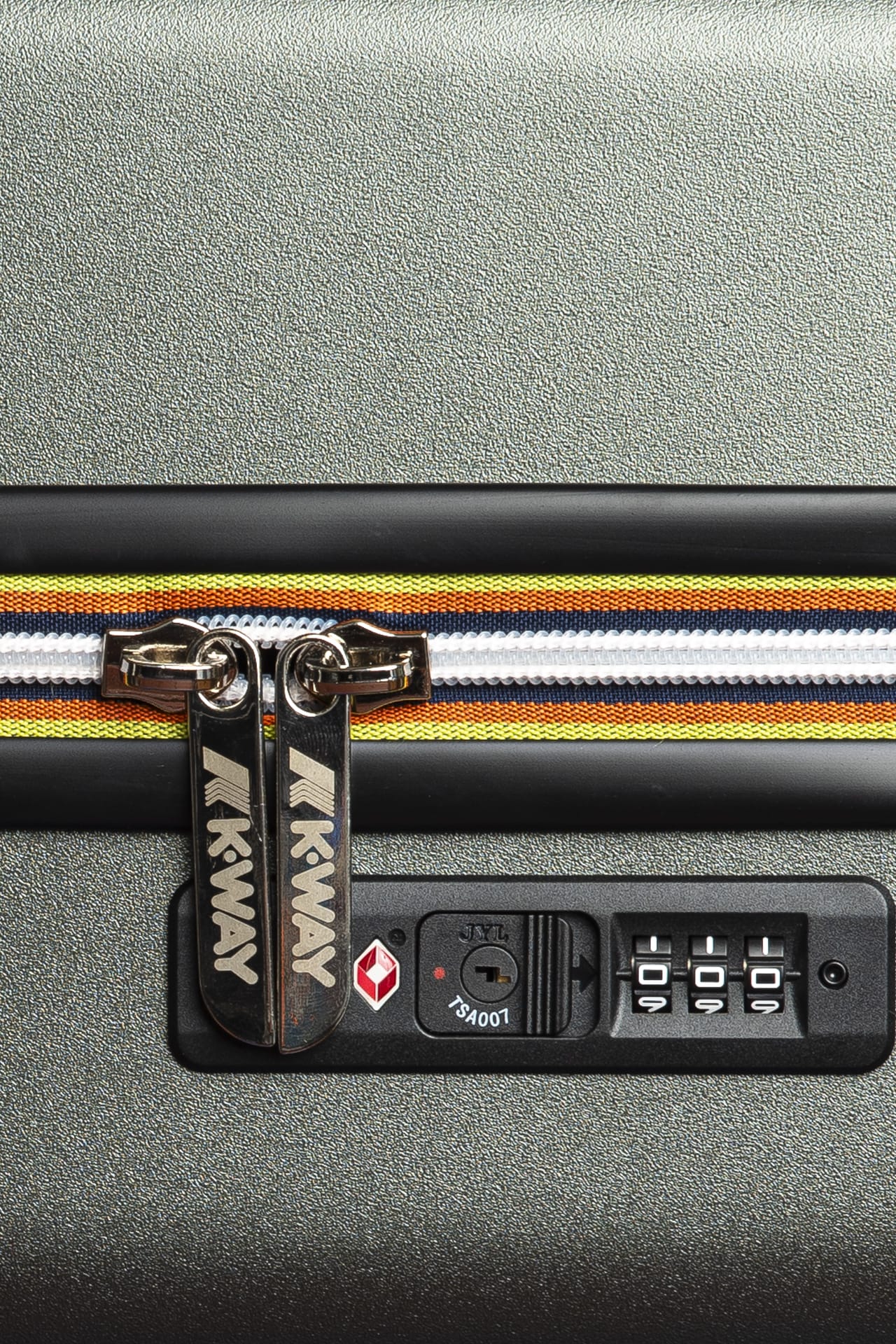 5c0656ea456b40a8d474de97ff33e4d73da1e715