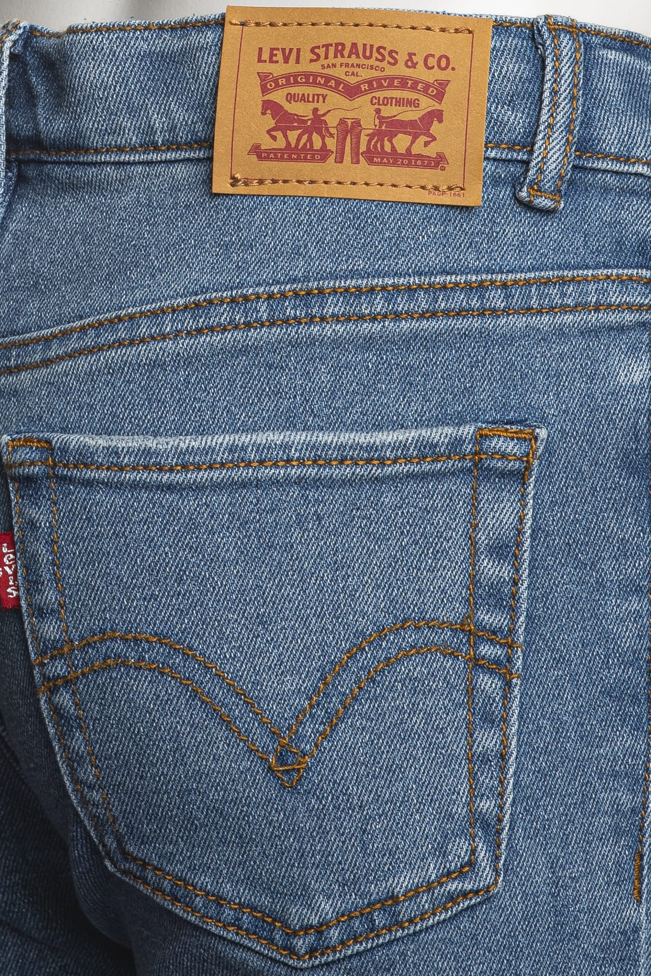 dd11b08863bfa8a79d57ccbcdb559429cffbd882