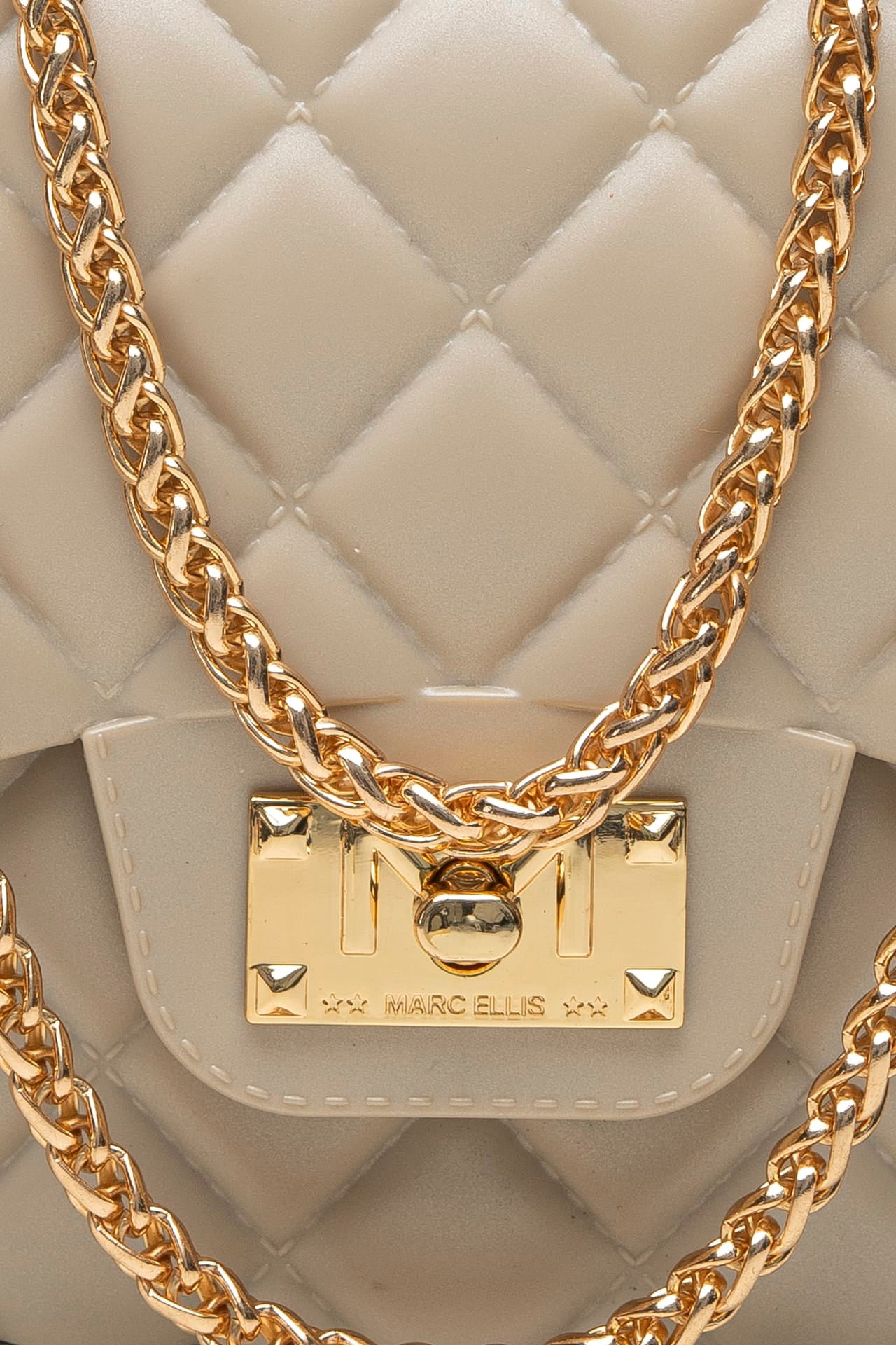 b60518ebebdcd7f7d6635c2fd052bb461a949c57